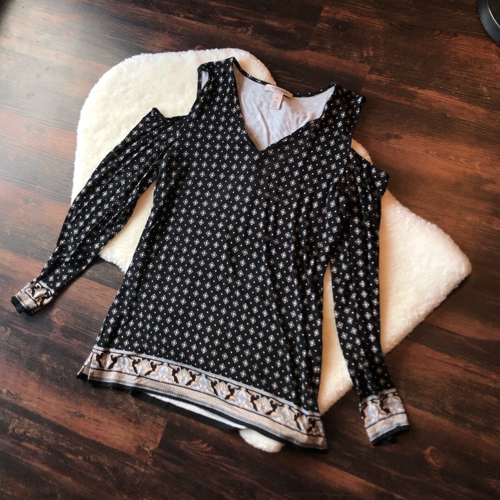 White House Black Market cold shoulder ls top